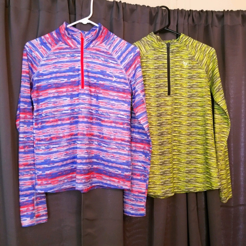 2 girls pullovers